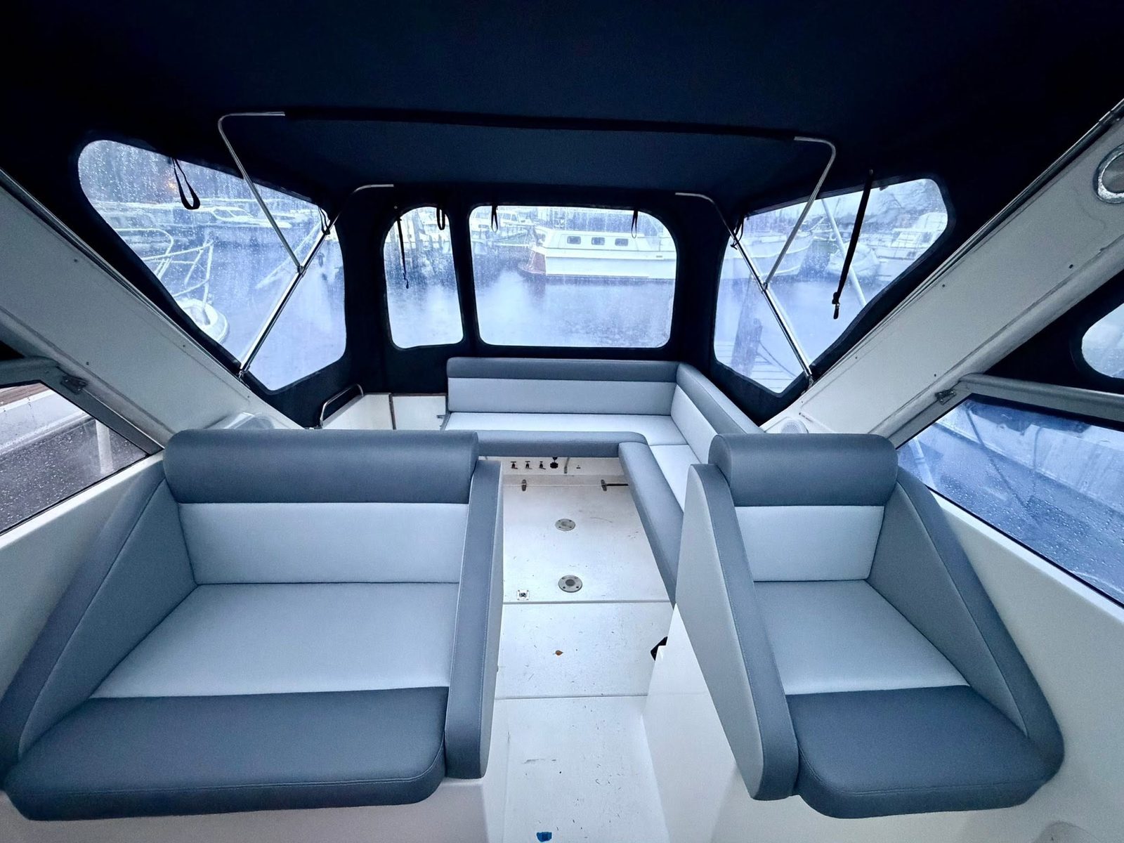 Sports cruiser cockpit